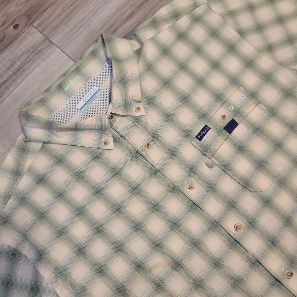 Columbia PFG Shirt Mens Vented XL Green Beige Plaid Short Sleeve Fishing Outdoor